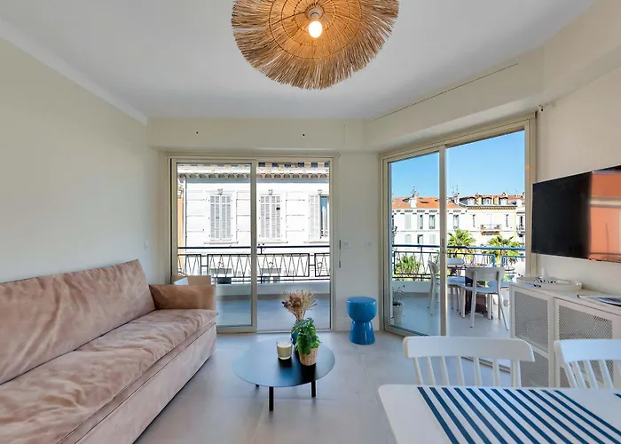 L\'Athena Elegant Avec Sublime Terrasse, Position Parfaite Pour Un Sejour Incroyable